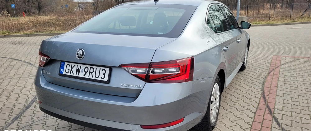 Skoda Superb cena 68500 przebieg: 273071, rok produkcji 2017 z Kwidzyn małe 407